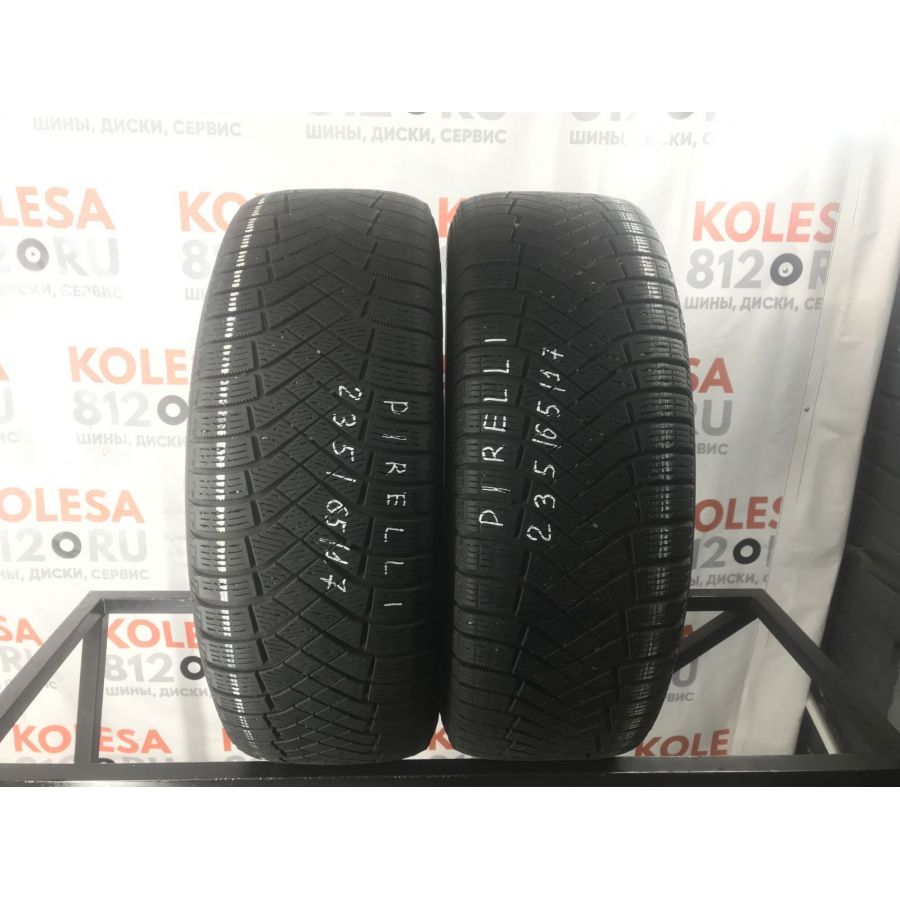 Зимние  шины б\у R17 235/65 108H  Pirelli Ice Zero