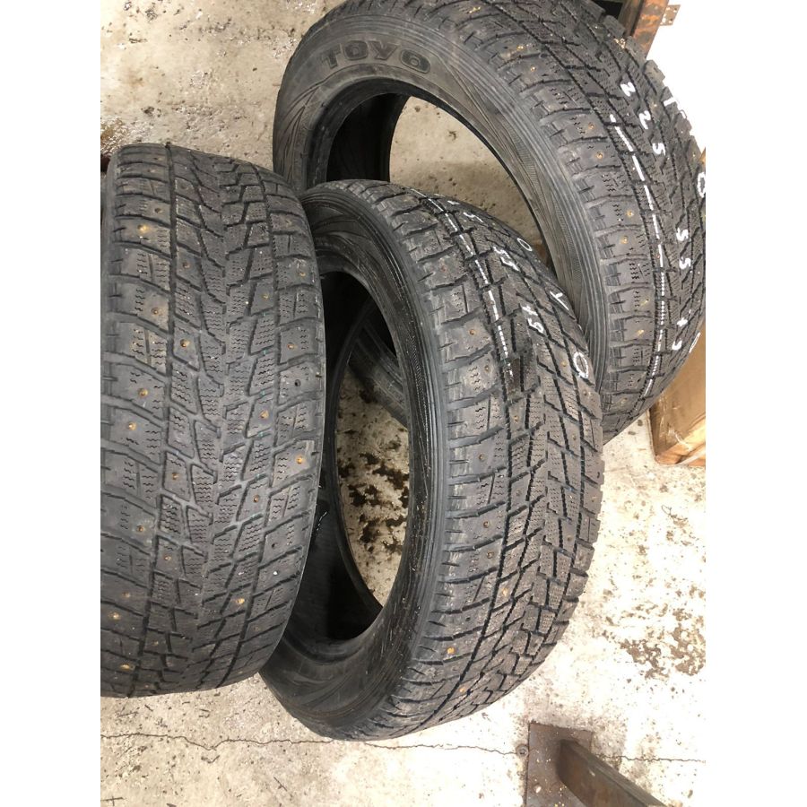 Зимние шипованные шины б\у R19 225/55 91T  Toyo Winter Tranpath S1
